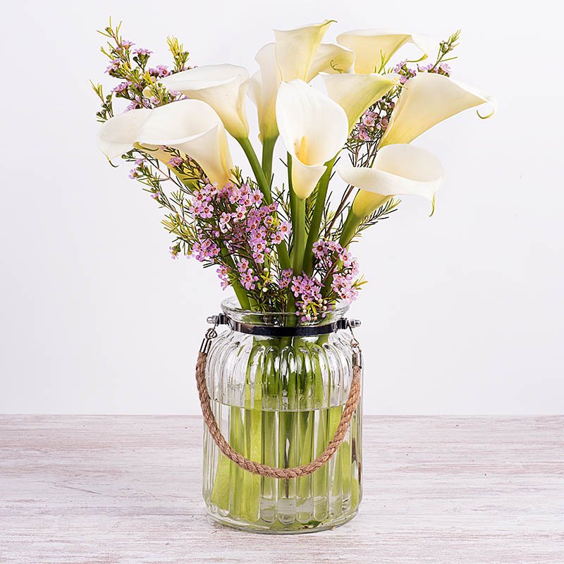 Estilo Elegante: calas y flor de cera