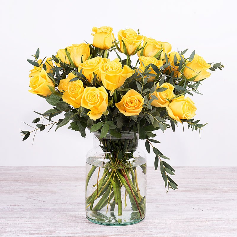 Felicidad radiante: 20 rosas amarillas