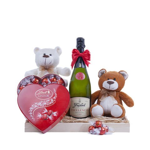 “Smoothness and bubbles” basket with chocolates, cava and teddy bears